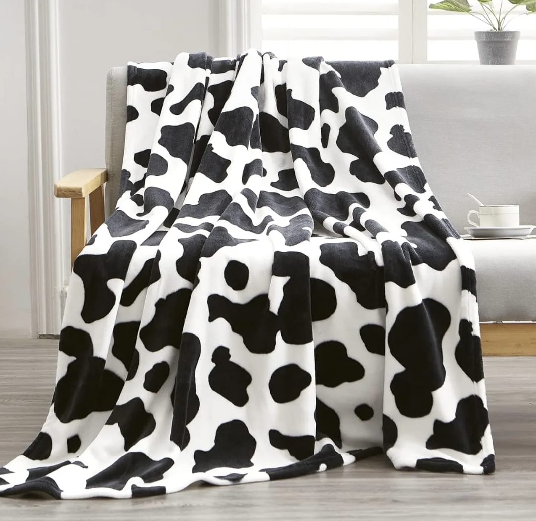 Marca: Textiliv Modelo: Termica liviana antialergica Tamaño de colchon: Doble Largo: 207 cm Ancho:190 cm Formato de Venta: Unidad Composicion: 100% poliester Tipo de Producto: Cobija Es reversible: No Materiales: Piel de Angel Con Sherpa: NO