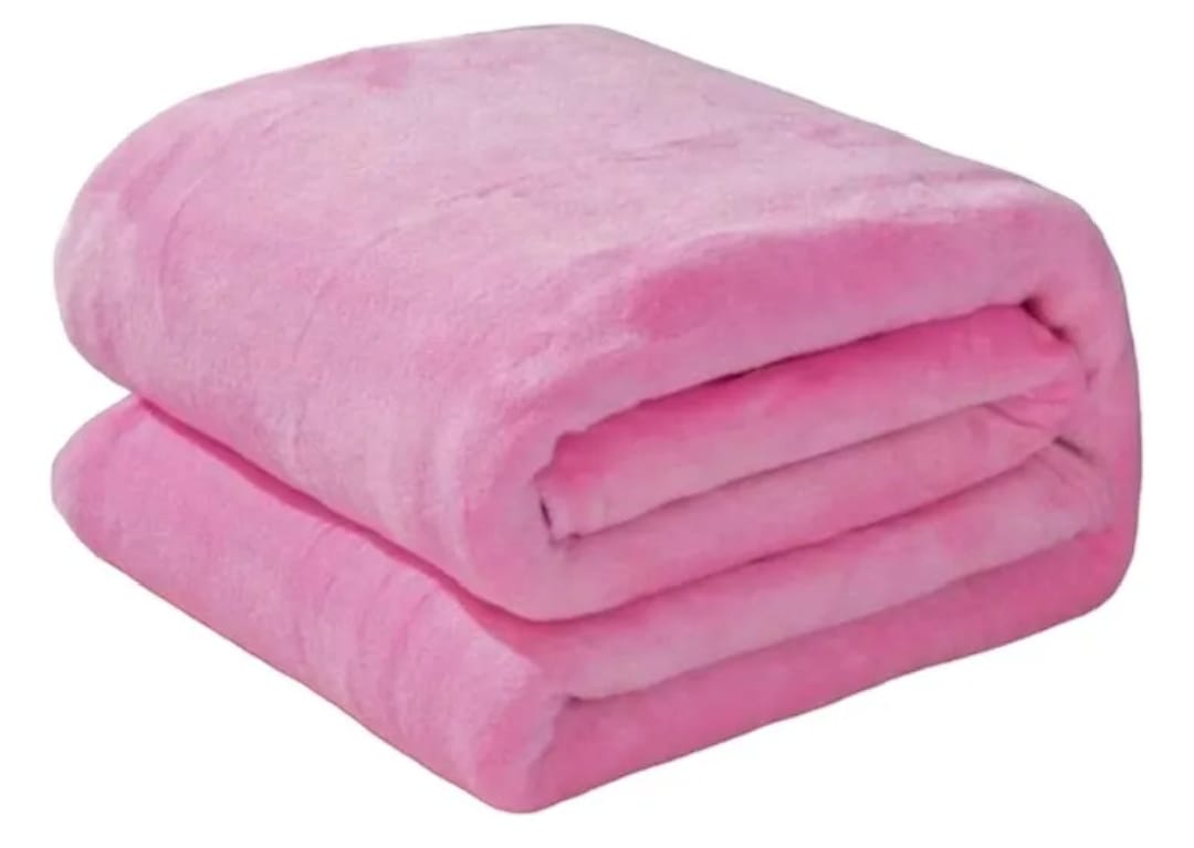 Marca: Textiliv Modelo: Termica liviana antialergica Tamaño de colchon: Doble Largo: 207 cm Ancho:190 cm Formato de Venta: Unidad Composicion: 100% poliester Tipo de Producto: Cobija Es reversible: No Materiales: Piel de Angel Con Sherpa: NO